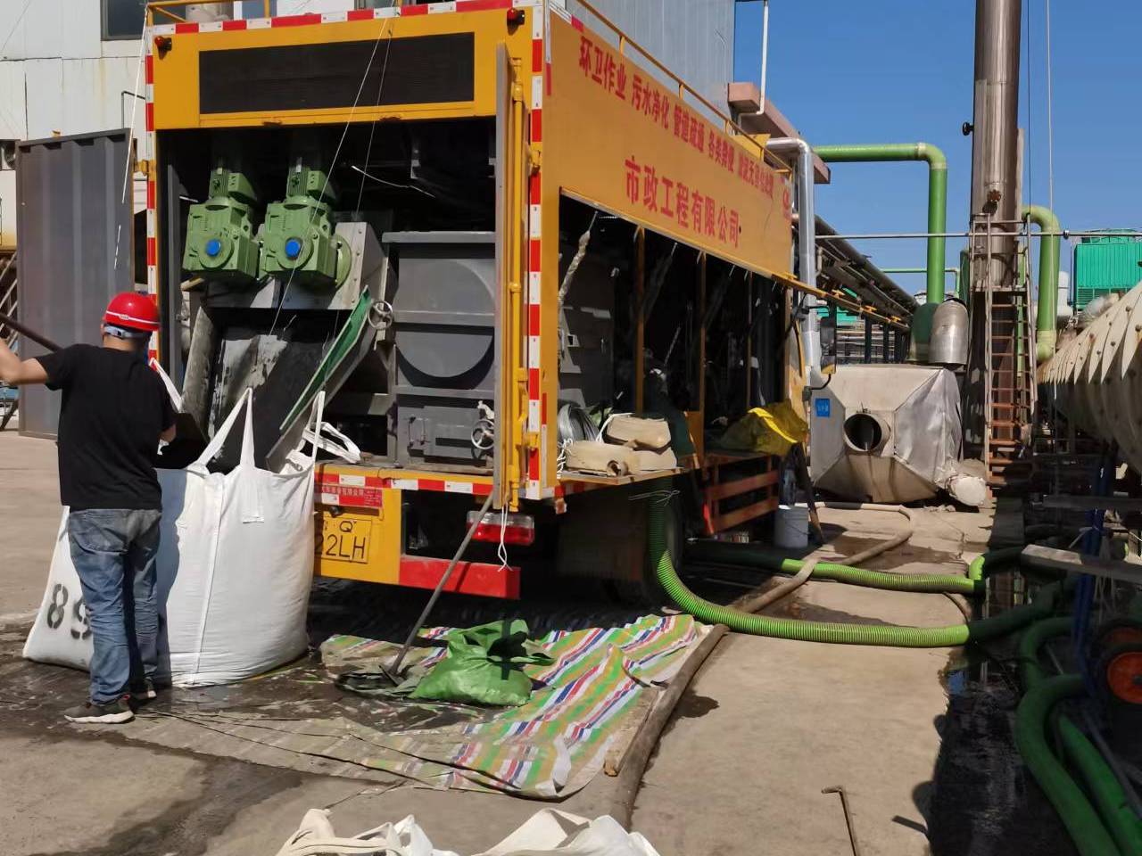 旌阳淤泥压干处理